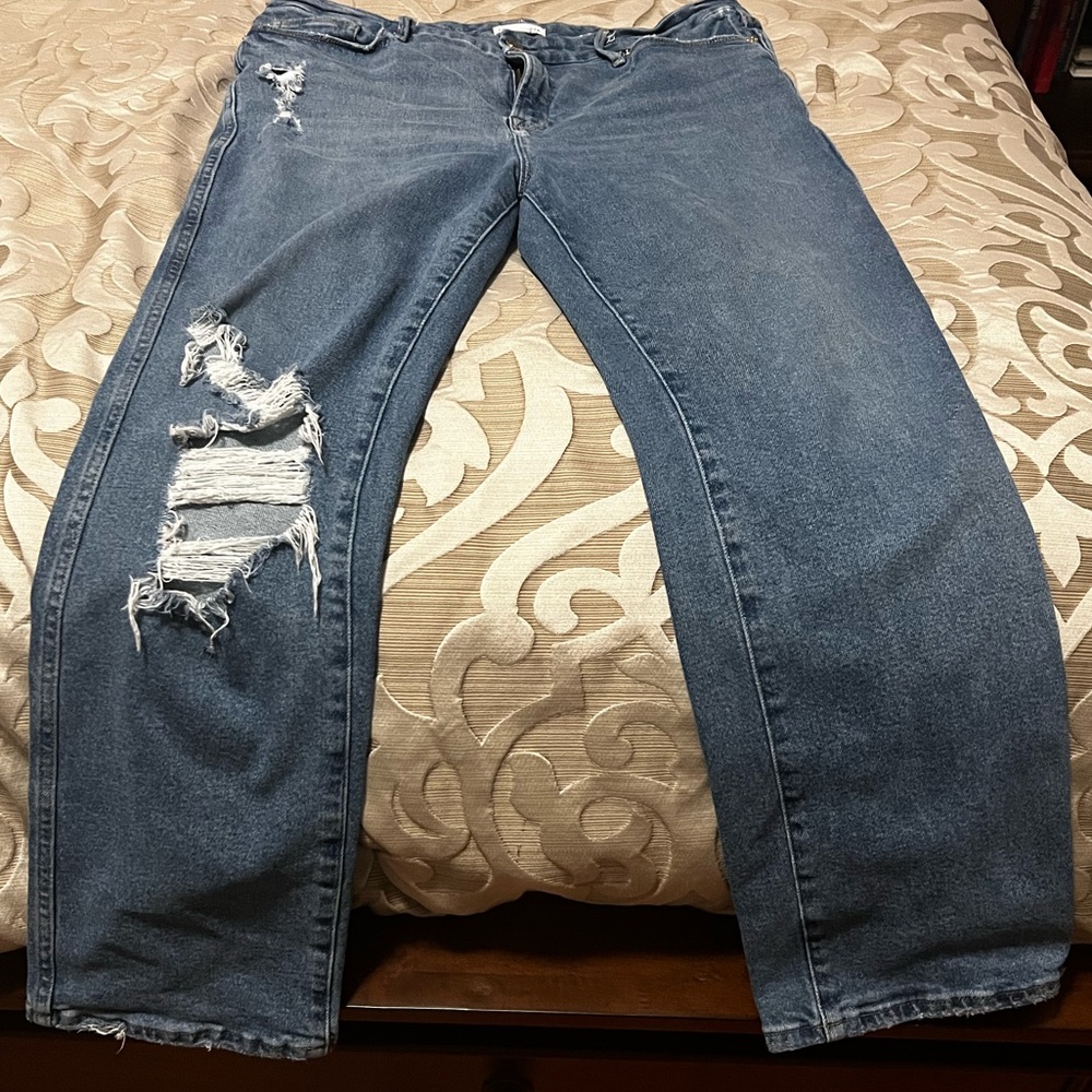 Good American straight leg distressed jeans
